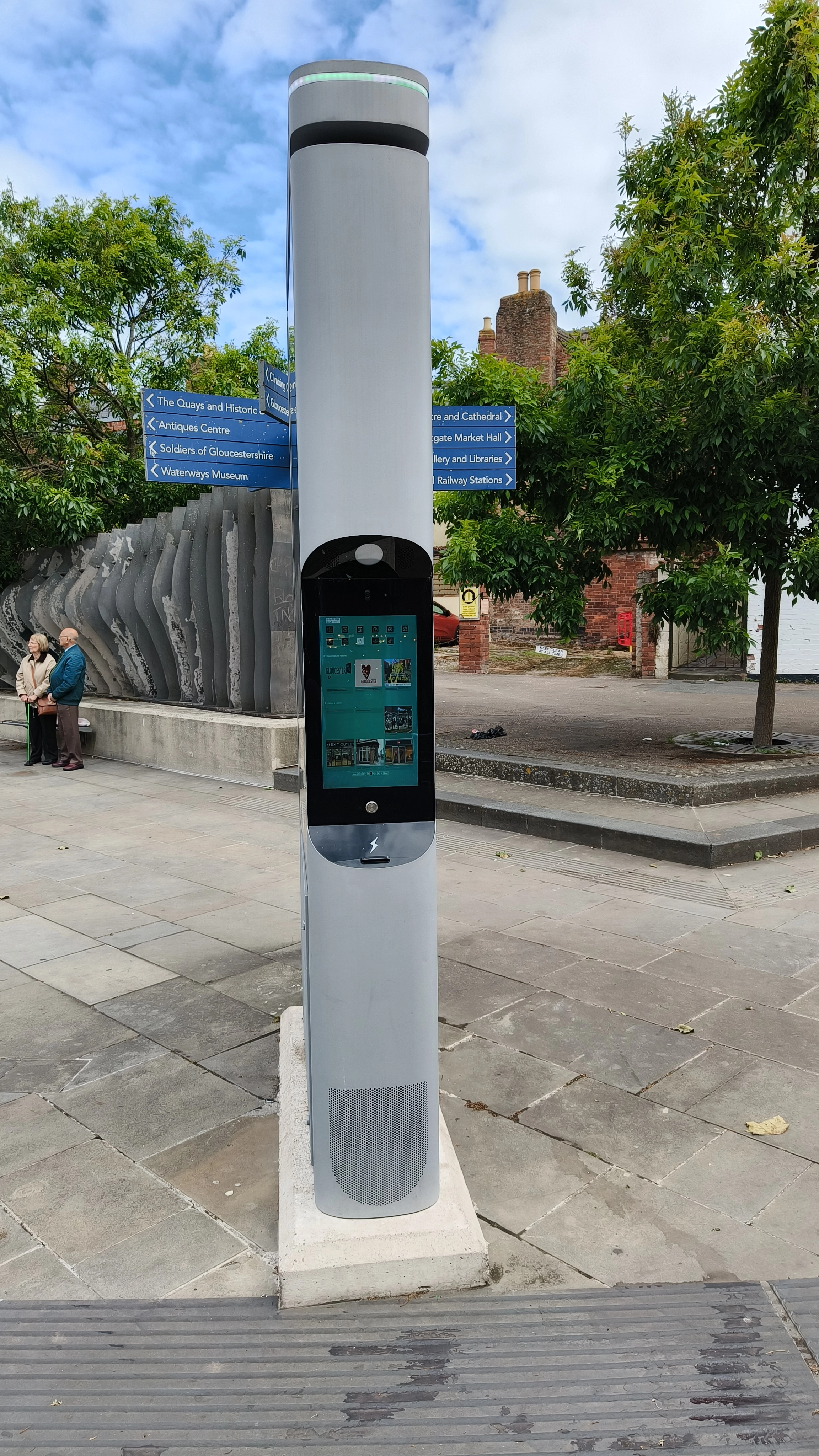 Commercial outdoor display installation